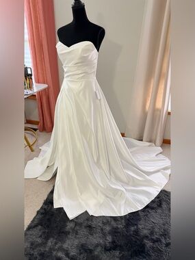 NWT Strapless White Sweetheart Front Slit Wedding Dress Size 12 XL